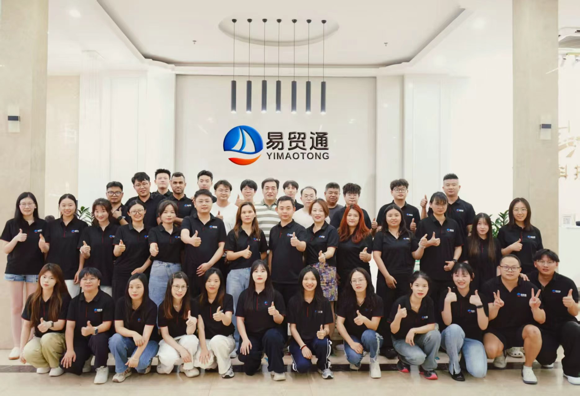 运营团队.jpg